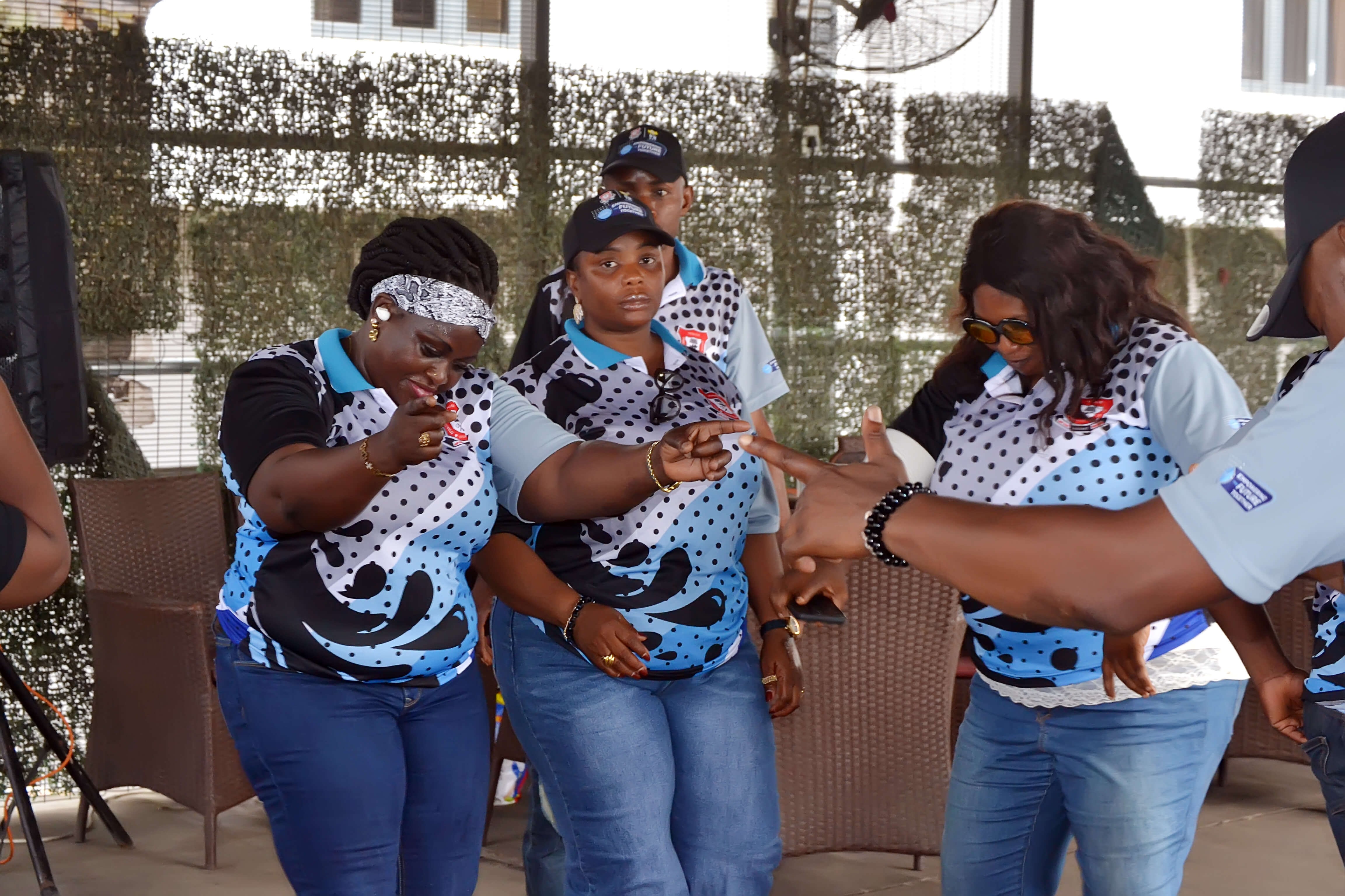 Alumni sharing memories and laughter during 2025 reunion activities